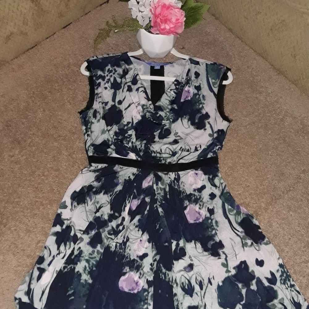 Simply Vera Verawang Size S, Spring Multi-Colored Floral Print Dress